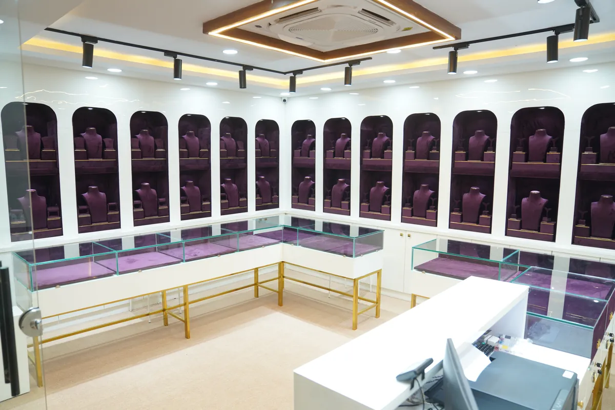Laksh Jewellers - photograph 3